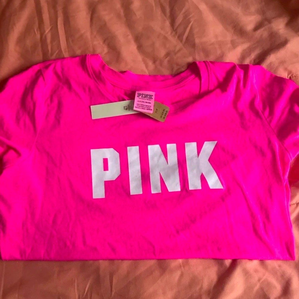 Womens VS Pink Short Sleeve Tee : Size Small
